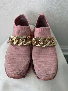Women’s Pink Knit Slip-On Sneakers with Gold Chain Accent